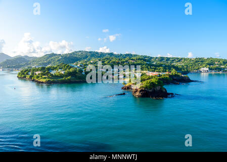 Tropischen Küste auf der karibischen Insel St. Lucia. Es ist ein Paradies mit einem weißen Sandstrand und Meer turquoiuse. Stockfoto