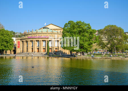 Staatstheater Stuttgart Oper und Brunnen im Eckensee See, Deutschland Stockfoto