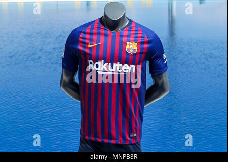 Piscines de Montjuic, Barcelona, Spanien, 19. Mai 2018. FC Barcelona Kit Start für die Saison 2018-2019; Neue FC Barcelona Trikot für die Saison 2018-19 Quelle: Aktion Plus Sport Bilder/Alamy Live News Credit: Aktion Plus Sport Bilder/Alamy leben Nachrichten Stockfoto