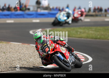 Portrush, Nordirland. 19 Mai, 2018. Internationale North West 200 Motorrad Rennen, Samstag Racing; Glenn Irwin (Bewiser Ducati) nimmt den Sieg im ersten Superbike Rennen Credit: Aktion plus Sport/Alamy leben Nachrichten Stockfoto