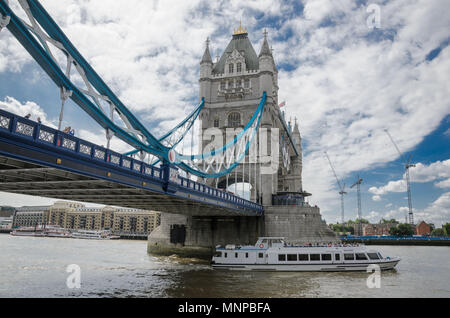 London, Großbritannien. 19 Mai, 2018. Tower Bridge: Aleksei Sukhorukov/ZUMA Draht/Alamy leben Nachrichten Stockfoto