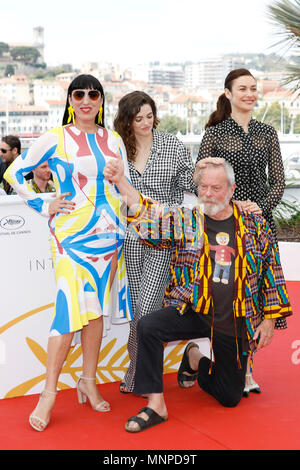 Rossy de Palma, Joana Ribeiro, Terry Gilliam, Olga Kurylenko im 'Getoetete Don Quixote" fotoshooting während der 71St Cannes Film Festival im Palais des Festivals am 19. Mai 2018 in Cannes, Frankreich. (C) Johannes Rasimus *** FRANKREICH, SCHWEDEN, NORWEGEN, DENARK, Finnland, USA, Tschechische Republik, SÜDAMERIKA NUR*** Stockfoto