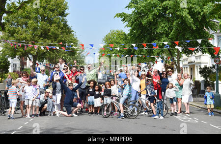 Brighton UK Mai 2018 19 - Bewohner von St Leonards Straße in Hove genießen ihre straßenfest die königliche Hochzeit zwischen Prinz Harry und Meghan Markle heute: Simon Dack/Alamy Leben Nachrichten zu feiern. Stockfoto