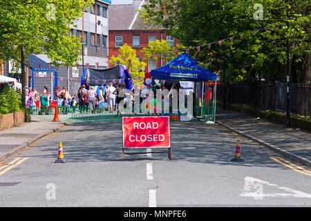 Liverpool, Großbritannien. 19 Mai, 2018. Straßenfeste in Liverpool, die königliche Hochzeit zwischen Meghan Markle und Prinz Harry zu feiern. Credit: ken Biggs/Alamy Leben Nachrichten. Stockfoto