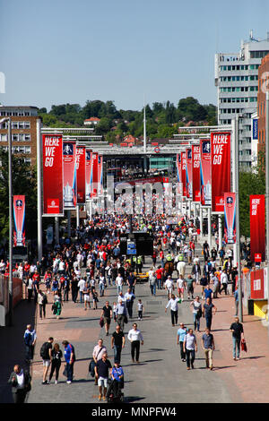 London, Großbritannien. 19. Mai 2018. Fans Kopf in Wembley Statidum der FA Cup Final Credit: Alex Cavendish/Alamy Leben Nachrichten ansehen Stockfoto
