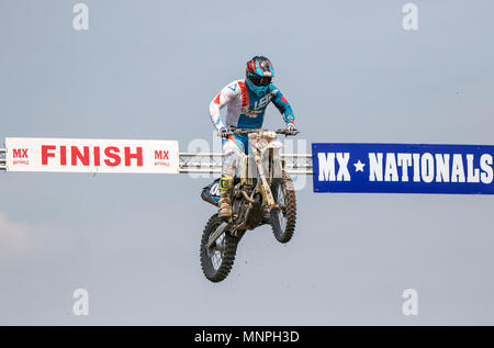 Lancashire, UK, 19. Mai 2018. MX Staatsangehörigen Motocross Meisterschaft, Preston, Lancashire. 19. Mai 2018. Die Creme der britischen Motocross Talent wird zur Rennstrecke in Preston in Lancashire für ein Wochenende des Michelin MX Staatsangehörigen. Die "Staatsangehörige" bietet ein ganzes Wochenende im Rennen mit 26 Rennen über zwei Tage und Klassen Catering für SW/BW 85, MXY 1 und 2, MX1 und MX2 Clubman bis hin zu der Pro MX1 und MX2' am Schnellsten 40'; ist die Bühne für ein actionreiches Programm der Britischen Meisterschaft racing ganz oben auf sein Spiel einstellen. Credit: cernan Elias/Alamy leben Nachrichten Stockfoto