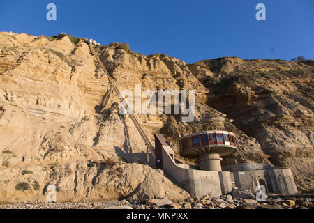 Der Pavillon Haus, schwarzen Strand, La Jolla, Ca. Auch als Pilz Haus, die Dale Naegle - Home auf Schwarzen Strand ist von Buzz Woolley Besitz bekannt. Stockfoto