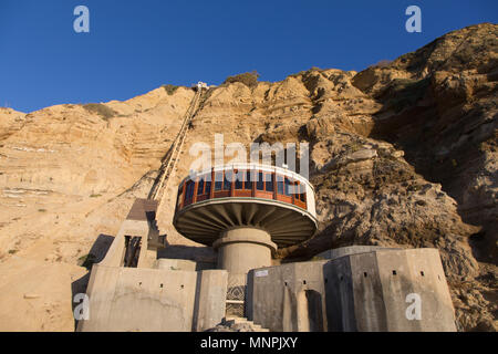 Der Pavillon Haus, schwarzen Strand, La Jolla, Ca. Auch als Pilz Haus, die Dale Naegle - Home auf Schwarzen Strand ist von Buzz Woolley Besitz bekannt. Stockfoto