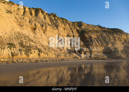 Der Pavillon Haus, schwarzen Strand, La Jolla, Ca. Auch als Pilz Haus, die Dale Naegle - Home auf Schwarzen Strand ist von Buzz Woolley Besitz bekannt. Stockfoto