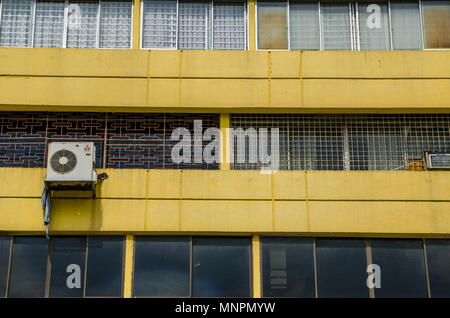 Fassade des People's Park Komplex, Wahrzeichen von Chinatown in Singapur. Die Anlage ist eine gemischte Nutzung, hohes Gebäude bestehen aus Büro und Wohnung. Stockfoto