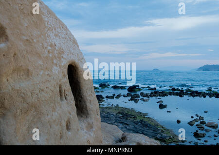 Die geschlossene Bucht bei Sonnenuntergang in Aguilas, Murcia, Spanien Stockfoto