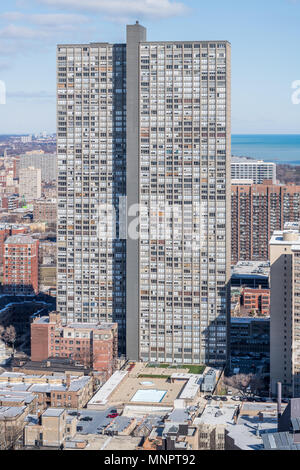 Luftaufnahme von Gebäuden entlang des Lake Shore Drive in der Lakeview Nachbarschaft Stockfoto