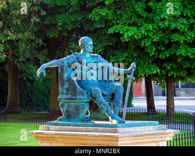 Statue am Münster von Konstantin dem Großen AD 274-337 verkündet Römische Kaiser in York im AD 306 Stockfoto