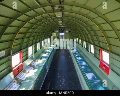 Innenraum eines C47 Douglas Dakota IV transport Frachtmaschine auf Anzeige an der Yorkshire Air Museum, Elvington York GROSSBRITANNIEN Stockfoto