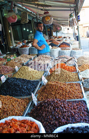 In Ankara, Türkei, auf August/03/2010 - Getrocknetes Obst Markt in der kleinen Altstadt von Ankara, Türkei Abschaltdruck Stockfoto