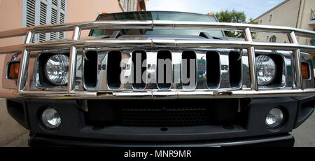 Luxus auto Hummer in Saint-Cyr-sur-Mer, Département Var, Provence-Alpes-Côte d'Azur, Südfrankreich, Frankreich, Europa Stockfoto