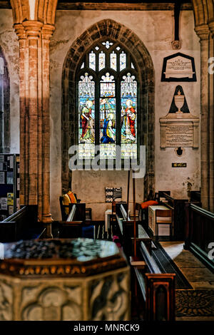 Der Bau der St. Peters Kirche, Dorchester, Dorset, stammt weitgehend aus der Mitte des fünfzehnten Jahrhunderts, deutlich in 1856-7 durch J Hicks wiederhergestellt. Stockfoto