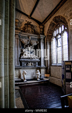 Der Bau der St. Peters Kirche, Dorchester, Dorset, stammt weitgehend aus der Mitte des fünfzehnten Jahrhunderts, deutlich in 1856-7 durch J Hicks wiederhergestellt. Stockfoto