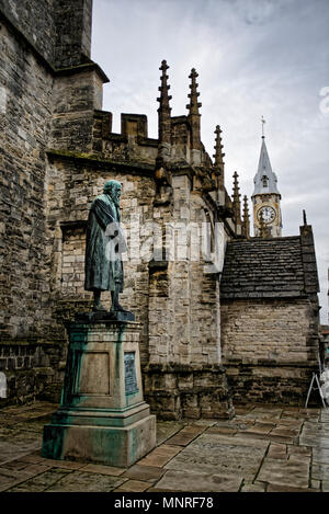 Der Bau der St. Peters Kirche, Dorchester, Dorset, stammt weitgehend aus der Mitte des fünfzehnten Jahrhunderts, deutlich in 1856-7 durch J Hicks wiederhergestellt. Stockfoto