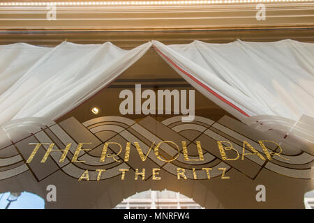 Die berühmten Rivoli Bar im The Ritz Hotel in London. Stockfoto