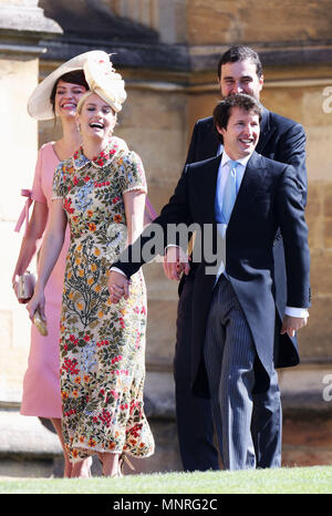 Sofia Wellesley (links) und James Blunt (rechts) an der St. George's Chapel auf Schloss Windsor für die Hochzeit von Meghan Markle und Prinz Harry. Stockfoto