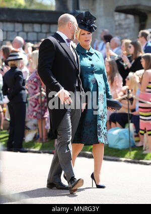 MIke Tindall und Zara Tindall kommt an der St. George's Chapel auf Schloss Windsor für die Hochzeit von Meghan Markle und Prinz Harry. Stockfoto