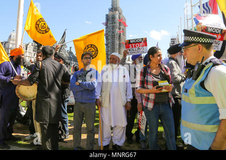 Hunderte von Demonstranten demonstriert in Parliament Square als Narendra Modi der indische Premierminister nimmt an Tagung der Regierungschefs des Commonwealth, QE II Conference Centre bietet: Atmosphäre, Wo: London, Vereinigtes Königreich, wenn: 18 Apr 2018 Credit: Dinendra Haria/WANN Stockfoto