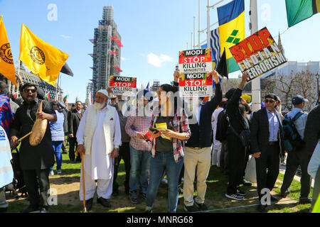 Hunderte von Demonstranten demonstriert in Parliament Square als Narendra Modi der indische Premierminister nimmt an Tagung der Regierungschefs des Commonwealth, QE II Conference Centre bietet: Atmosphäre, Wo: London, Vereinigtes Königreich, wenn: 18 Apr 2018 Credit: Dinendra Haria/WANN Stockfoto