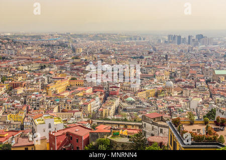 Schöne Panoramasicht auf Neapel in Italien Stockfoto