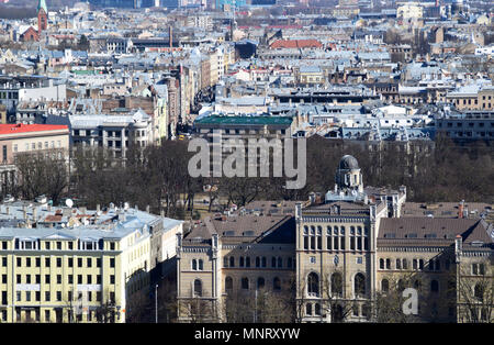 Riga, Lettland, 27. März, 2018. Die Ansicht der Stadt Riga mit der Universität von Lettland im Jahr 1919 gegründet. Stockfoto