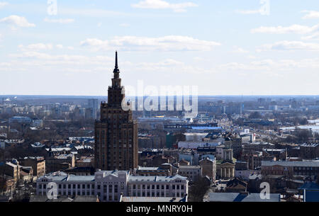 Riga, Lettland, 27. März, 2018. Der Blick auf die Altstadt von Riga Stadt mit alten Kirchen und Kathedralen. Stockfoto