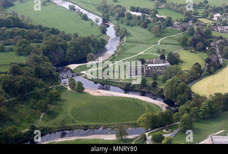 Luftaufnahme von Bolton Priory in Bolton Abbey in der Nähe von Skipton, North Yorkshire, Großbritannien Stockfoto