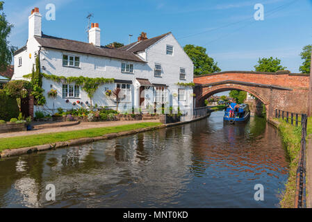 Lymm. Cheshire. North West England. Bridgewater Canal. Bridgewater House Stockfoto