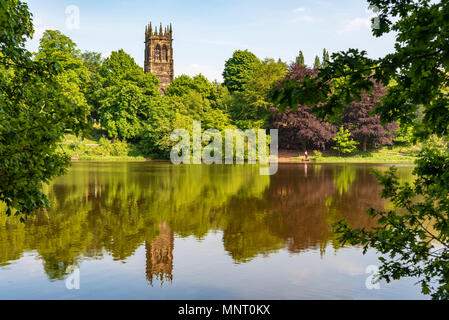 Lymm. Cheshire. North West England. Lymm dam. St Mary's church Stockfoto