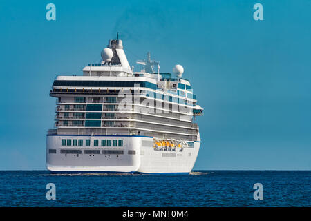 Luxusliner im Gange. Tour Reisen und Wellness Dienstleistungen Stockfoto