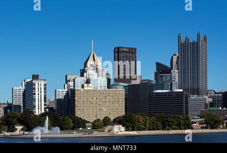 Skyline der Stadt an den drei Flüssen Schnittpunkt, Pittsburgh, Pennsylvania, USA. Stockfoto