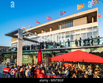 Die Royal Festival Hall SouthBank Centre London. Architekten Robert Matthew und Leslie Martin, eröffnete 1951 im Rahmen des Festivals von Großbritannien Stockfoto