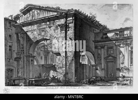 Italiano: Veduta dell'Atrio del Portico di Ottavia. Chiesa di Sant'Angelo in Pescheria. Interno dell'Atrio. Tavoloni di Marmo, che coprivano l'Atrio, Sopra, cadaun De'quali si scorge in piede un Pezzo di Marmo intagliato di un'Aquila in Basso rilevo. Pitture moderne. 1748-1774. 1001 Piranesi-16070 Stockfoto