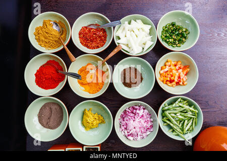 Gewürze Zutaten zum Kochen für die Curry Stockfoto