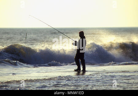 Casting Nauset Beach in Orleans, Massachusetts Auf Cape Cod, USA Surf Stockfoto