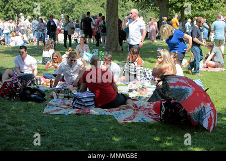 Windsor, Großbritannien. 20. Mai 2018. © Lizenziert BOWEN FOTOGRAFIE zu reichen. 19.05.2018. Windsor, Großbritannien. Die königliche Hochzeit von Meghan Markle & Prinz Harry in Windsor, Berkshire, heute. Photo Credit: RICH BOWEN Credit: Rich Bowen/Alamy leben Nachrichten Stockfoto