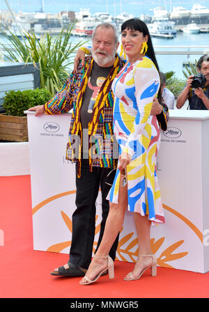 CANNES, Frankreich. 19. Mai 2018: rossy De Palma & Terry Gilliam am Fotoshooting für "dem Mann, der getötet Don Quixote" an der 71st Festival de Cannes Bild: Sarah Stewart Stockfoto