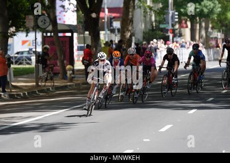 Sacramento, USA. 19. Mai 2018. Männer Amgen Tour von Kalifornien Phase 7 Gesamt: 44 Meilen die Schaltung der Frauen Stufe 3 Stromkreis 20 Runden um die Sacramento Downtown. Kredit: Kredite: Andy Andy Li Li/Alamy leben Nachrichten Stockfoto