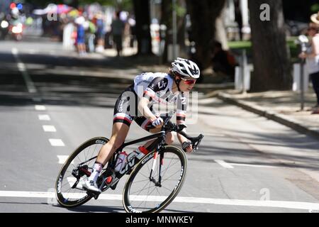 Sacramento, USA. 19. Mai 2018. Männer Amgen Tour von Kalifornien Phase 7 Gesamt: 44 Meilen die Schaltung der Frauen Stufe 3 Stromkreis 20 Runden um die Sacramento Downtown. Kredit: Kredite: Andy Andy Li Li/Alamy leben Nachrichten Stockfoto