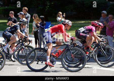 Sacramento, USA. 19. Mai 2018. Männer Amgen Tour von Kalifornien Phase 7 Gesamt: 44 Meilen die Schaltung der Frauen Stufe 3 Stromkreis 20 Runden um die Sacramento Downtown. Kredit: Kredite: Andy Andy Li Li/Alamy leben Nachrichten Stockfoto