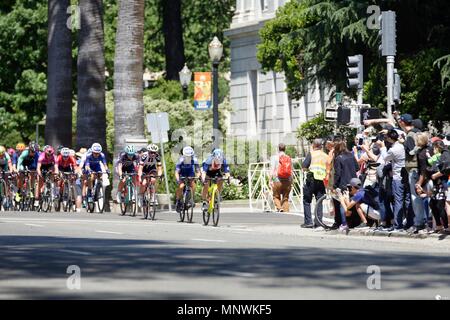 Sacramento, USA. 19. Mai 2018. Männer Amgen Tour von Kalifornien Phase 7 Gesamt: 44 Meilen die Schaltung der Frauen Stufe 3 Stromkreis 20 Runden um die Sacramento Downtown. Kredit: Kredite: Andy Andy Li Li/Alamy leben Nachrichten Stockfoto