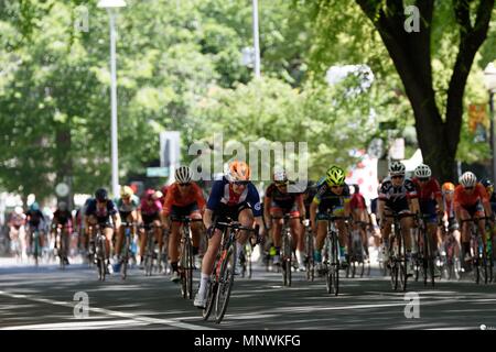 Sacramento, USA. 19. Mai 2018. Männer Amgen Tour von Kalifornien Phase 7 Gesamt: 44 Meilen die Schaltung der Frauen Stufe 3 Stromkreis 20 Runden um die Sacramento Downtown. Kredit: Kredite: Andy Andy Li Li/Alamy leben Nachrichten Stockfoto