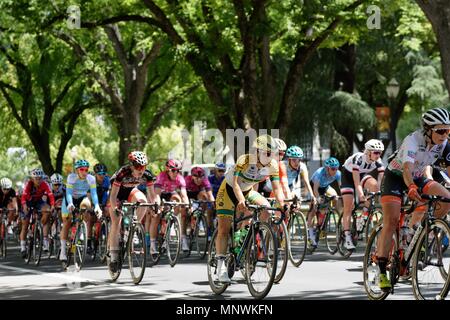 Sacramento, USA. 19. Mai 2018. Männer Amgen Tour von Kalifornien Phase 7 Gesamt: 44 Meilen die Schaltung der Frauen Stufe 3 Stromkreis 20 Runden um die Sacramento Downtown. Kredit: Kredite: Andy Andy Li Li/Alamy leben Nachrichten Stockfoto