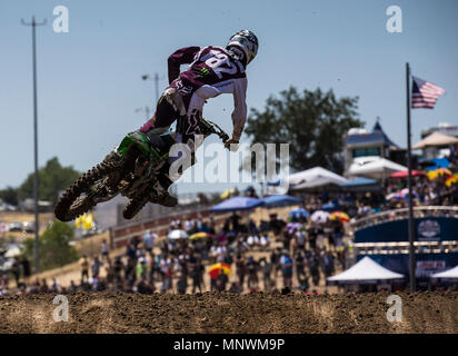 Rancho Cordova, CA. 19 Mai, 2018. Nr. 182 Garrett Marchbanks aus schalten 20 Während der Lucas Oil Pro Motocross Meisterschaft 250 ccm-Klasse moto #1 bei Hangtown Motocross Classic Rancho Cordova, CA Thurman James/CSM/Alamy leben Nachrichten Stockfoto