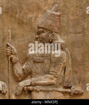 . Englisch: Sargon II. und Würdenträger. Flachrelief aus dem L Wand der Palast Sargons II. in Dur Sharrukin in Assyrien (jetzt Khorsabad im Irak), C. 716 - 713 v. Chr.. (Bestimmten) Français: Le roi Sargon II. et un Haut dignitaire. Bas-Relief du Mur L du Palais bâti par Sargon II à-Dur Sharukin, en Assyrie (actuelle Khorsabad, Irak), v. 713 - 716 av. J.-C. Fouilles de Paul-Émile Botta en 1843 - 1844. (Particulier) 1096 Sargon II. und Würdenträger (besonderen) Stockfoto